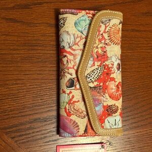 NWT Sydney Love Seashell Collection Print Multi-Compartment Wallet & Card Holder